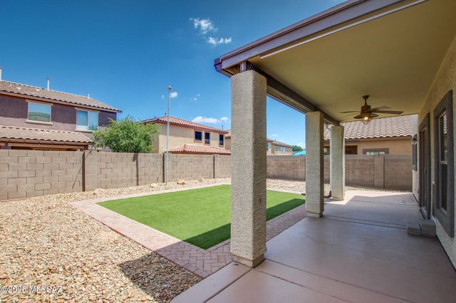 432 W Calle Sombra Linda, Sahuarita, AZ 85629