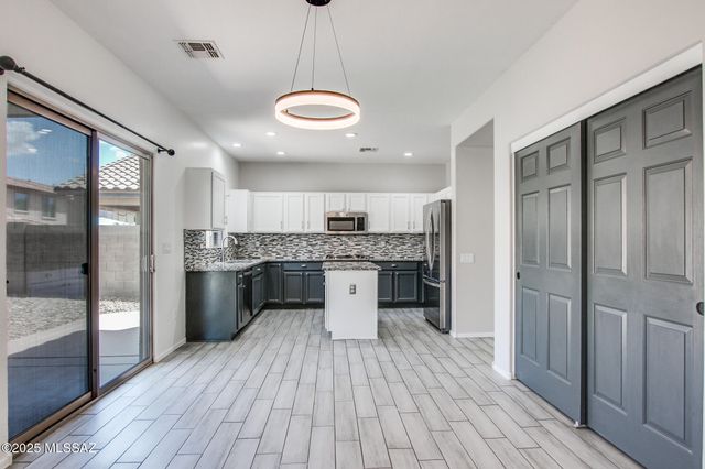 432 W Calle Sombra Linda, Sahuarita, AZ 85629