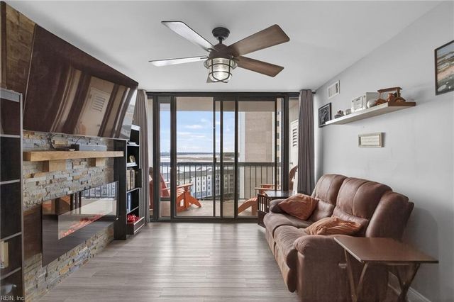 3288 Page Ave Apt 1109, Virginia Beach, VA 23451