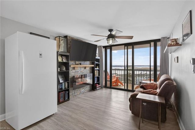 3288 Page Ave Apt 1109, Virginia Beach, VA 23451