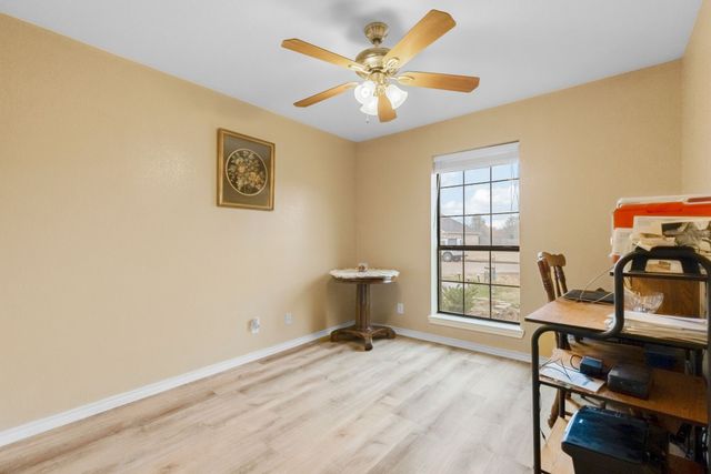 190 44th Street SW, Paris, TX 75460