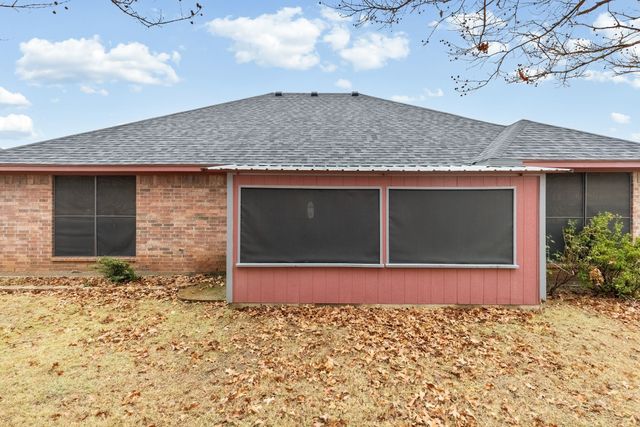 190 44th Street SW, Paris, TX 75460