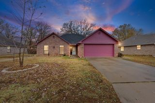 190 44th Street SW, Paris, TX 75460
