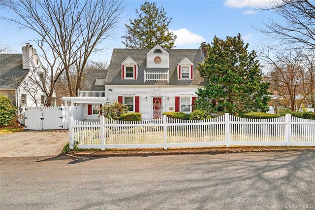 7 Winthrop Lane, Scarsdale, NY 10583