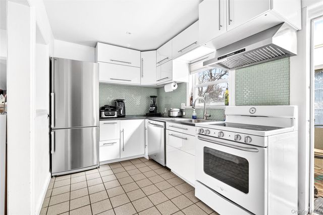 7 Winthrop Lane, Scarsdale, NY 10583