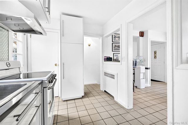7 Winthrop Lane, Scarsdale, NY 10583