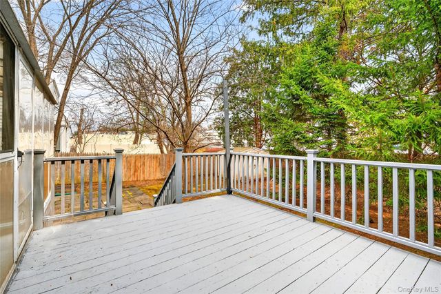 7 Winthrop Lane, Scarsdale, NY 10583
