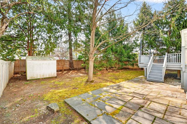 7 Winthrop Lane, Scarsdale, NY 10583