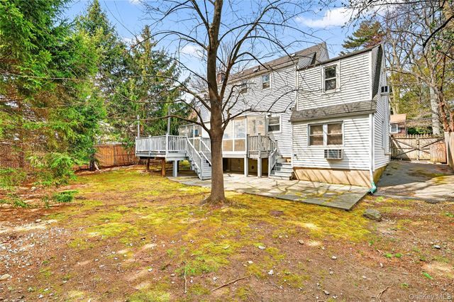 7 Winthrop Lane, Scarsdale, NY 10583