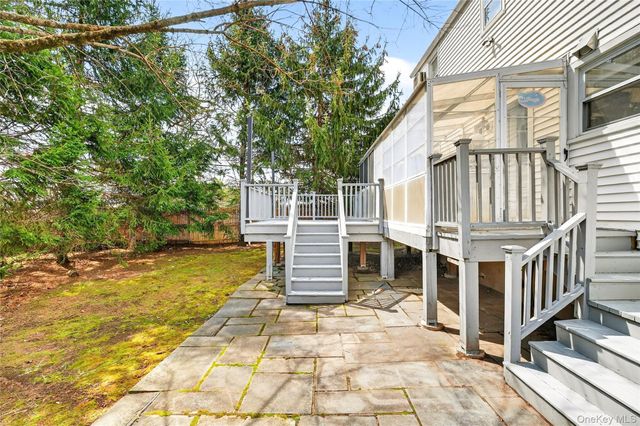 7 Winthrop Lane, Scarsdale, NY 10583