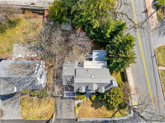 7 Winthrop Lane, Scarsdale, NY 10583