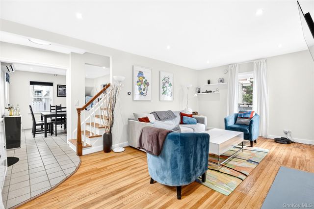7 Winthrop Lane, Scarsdale, NY 10583