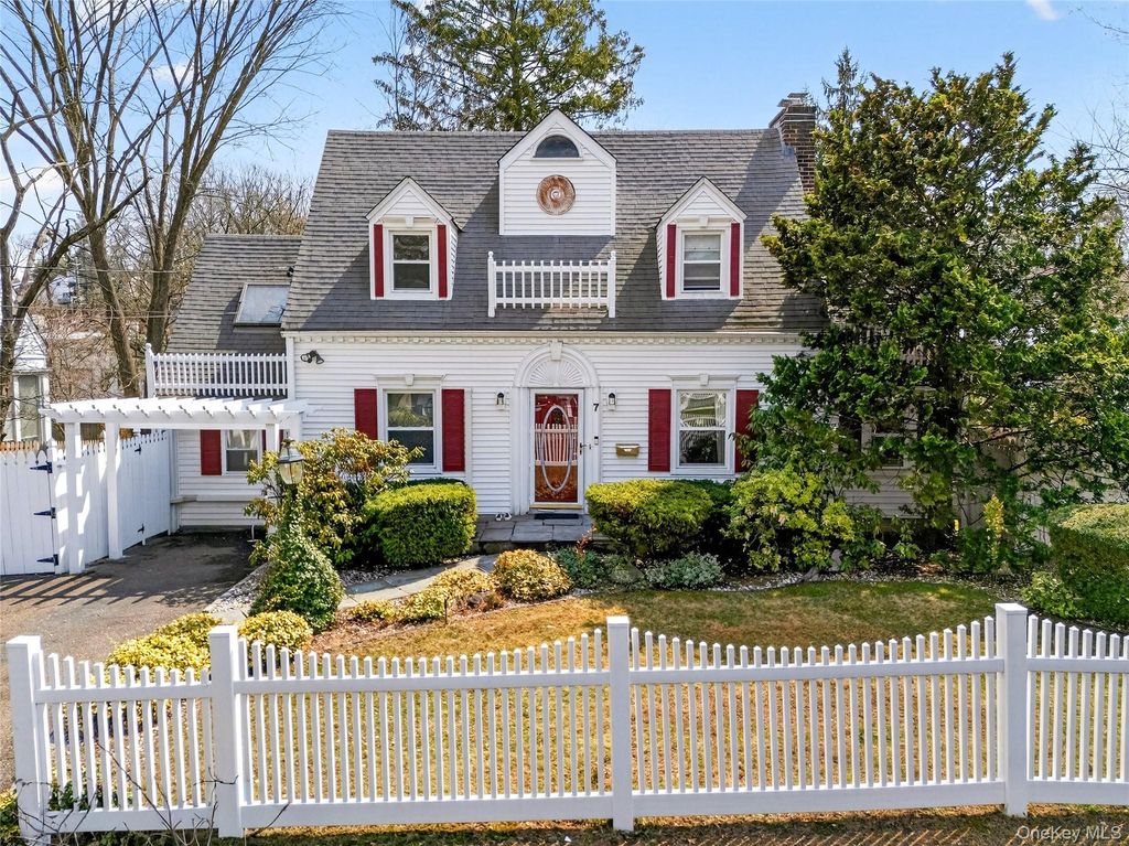 7 Winthrop Lane, Scarsdale, NY 10583