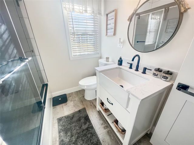 82 Kearns Avenue, Tiverton, RI 02878