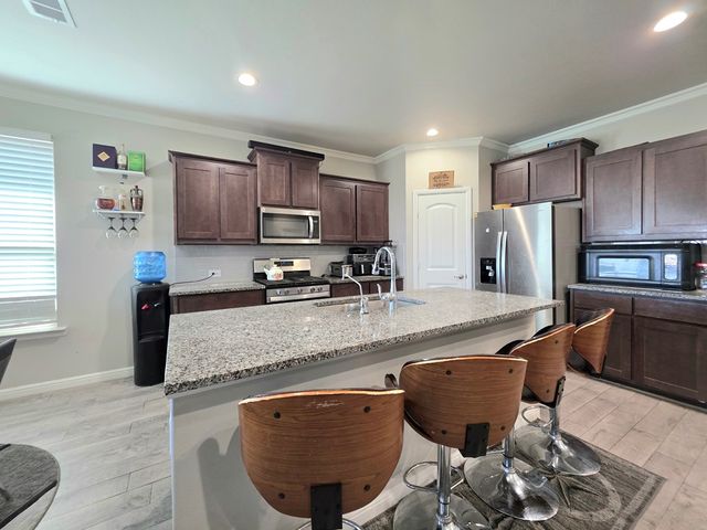 6108 Scaled Quail Rd, Midland, TX 79705