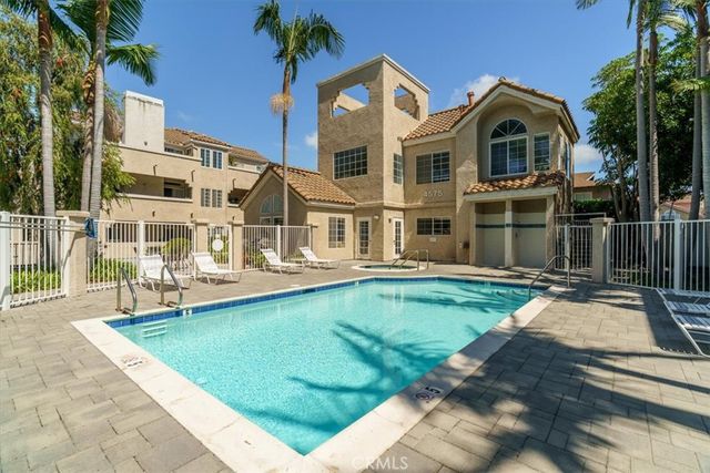 4561 Warner, Huntington Beach, CA 92649