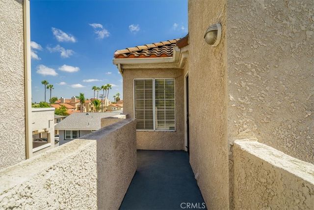 4561 Warner, Huntington Beach, CA 92649