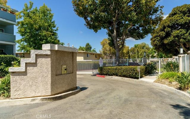 4561 Warner, Huntington Beach, CA 92649