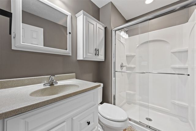 20 Clive Drive NW, Cedar Rapids, IA 52405