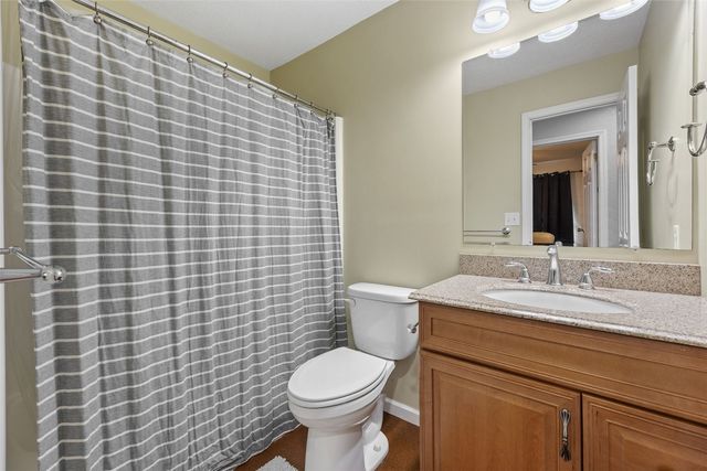 20 Clive Drive NW, Cedar Rapids, IA 52405