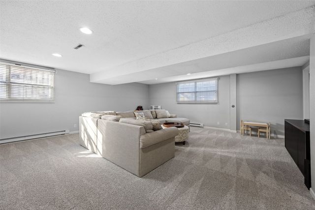 20 Clive Drive NW, Cedar Rapids, IA 52405