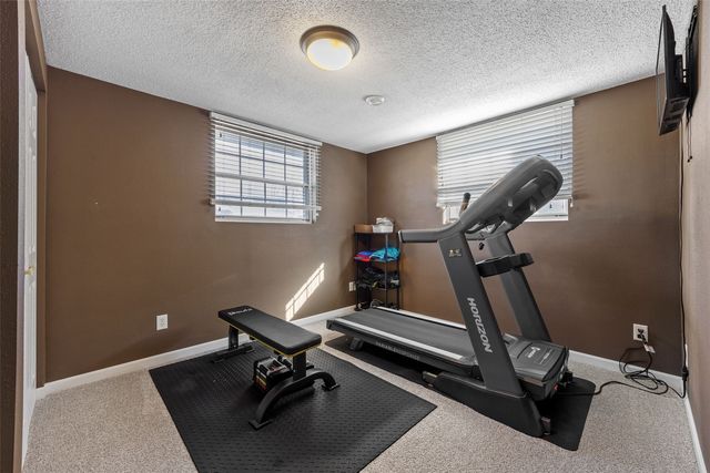 20 Clive Drive NW, Cedar Rapids, IA 52405