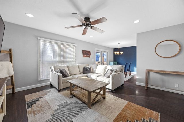 20 Clive Drive NW, Cedar Rapids, IA 52405