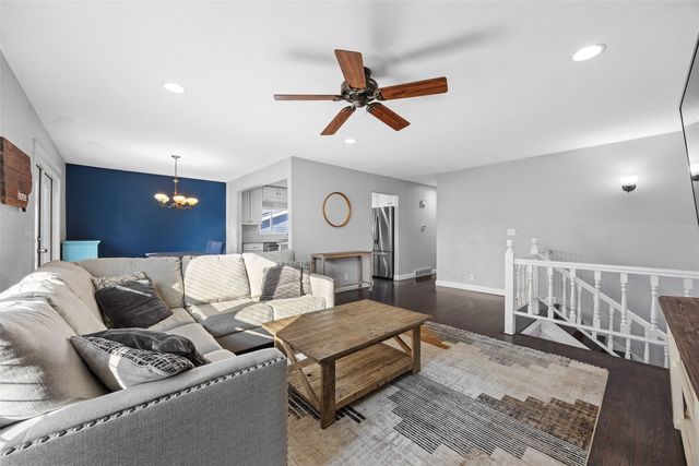 20 Clive Drive NW, Cedar Rapids, IA 52405