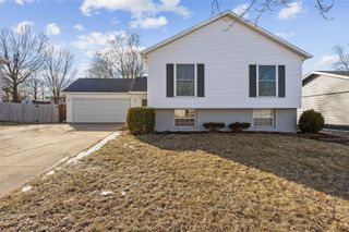 20 Clive Drive NW, Cedar Rapids, IA 52405