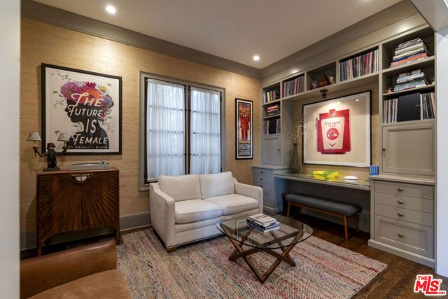 934 S Mullen Avenue, Los Angeles, CA 90019