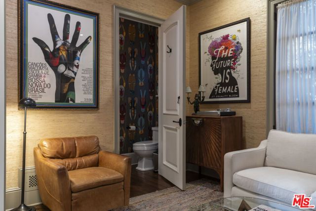 934 S Mullen Avenue, Los Angeles, CA 90019