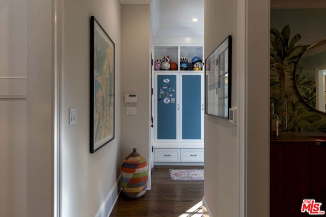 934 S Mullen Avenue, Los Angeles, CA 90019