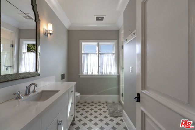 934 S Mullen Avenue, Los Angeles, CA 90019