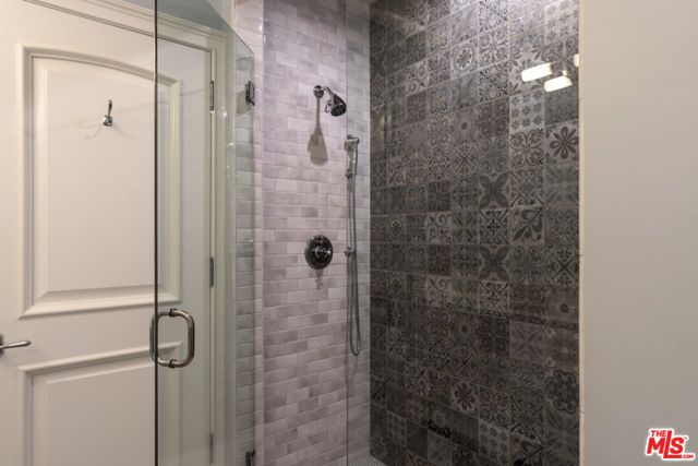 934 S Mullen Avenue, Los Angeles, CA 90019