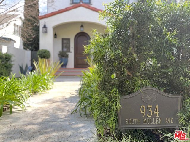 934 S Mullen Avenue, Los Angeles, CA 90019