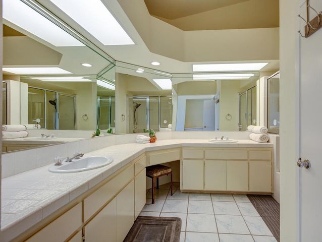 709 Vista Lago Circle N, Palm Desert, CA 92211