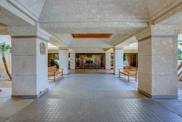 709 Vista Lago Circle N, Palm Desert, CA 92211