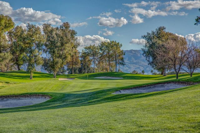 709 Vista Lago Circle N, Palm Desert, CA 92211