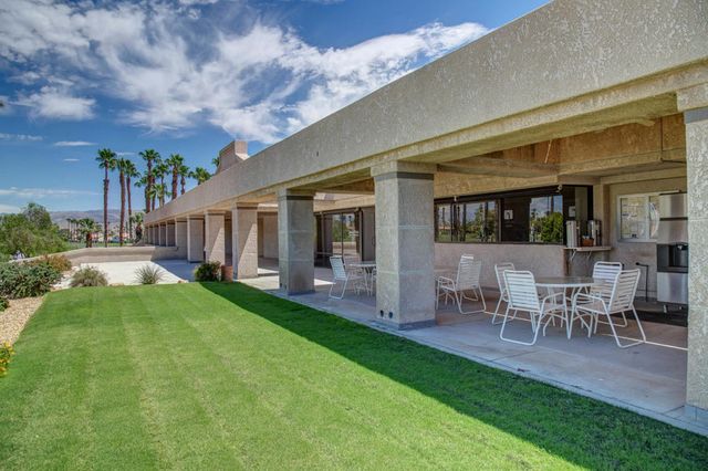 709 Vista Lago Circle N, Palm Desert, CA 92211