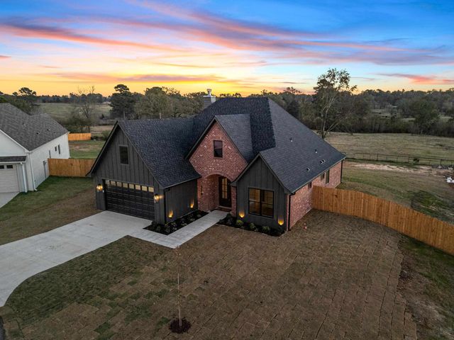 258 Andres Ln., Kilgore, TX 75662