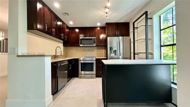 20945 Bay Ct 135-3, Aventura, FL 33180