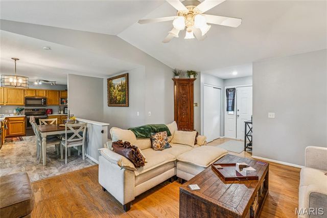 871 Molloy Drive, O'fallon, MO 63366