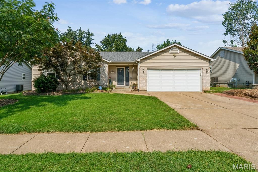871 Molloy Drive, O'fallon, MO 63366