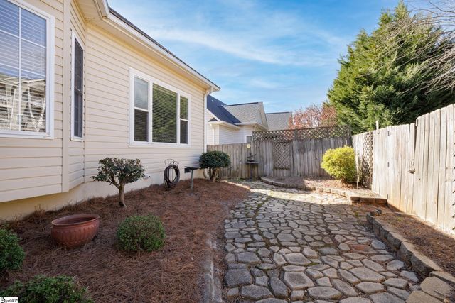 11 Magnolia Place Court, Simpsonville, SC 29681