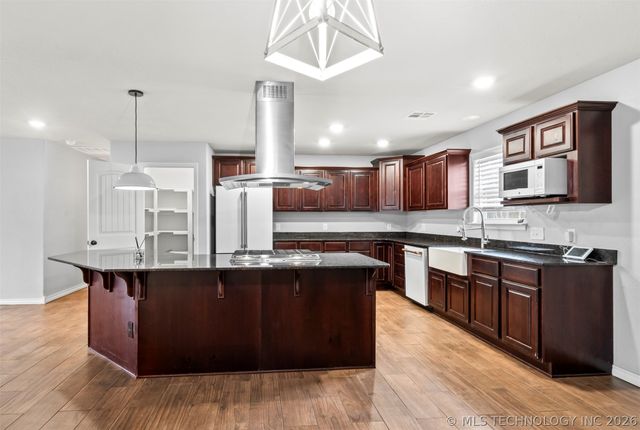 10704 N Jackson Highway, Lincoln, AR 72744