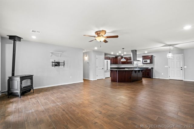 10704 N Jackson Highway, Lincoln, AR 72744