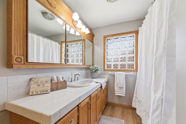 1530 W 20th St N, Wichita, KS 67203