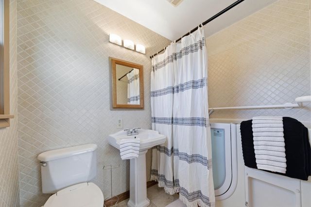 1530 W 20th St N, Wichita, KS 67203