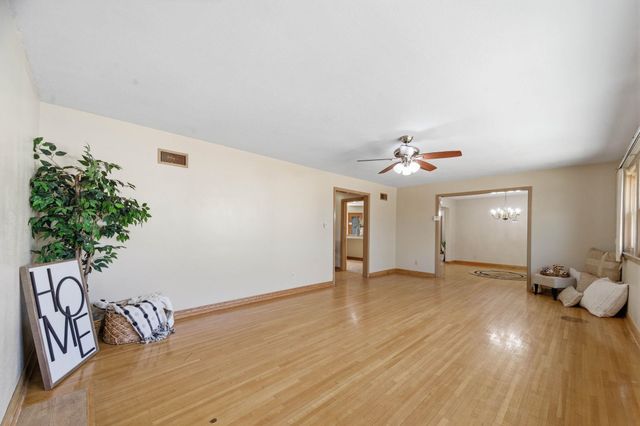 1530 W 20th St N, Wichita, KS 67203