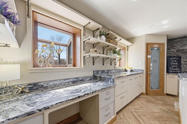 1530 W 20th St N, Wichita, KS 67203